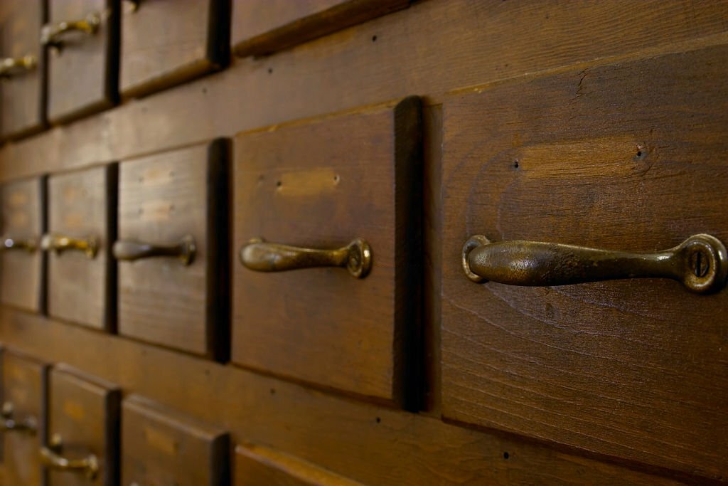 how-to-paint-a-metal-file-cabinet